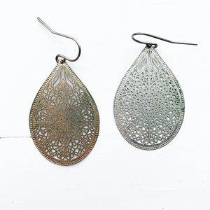 Vintage gold & silver teardrop filigree earrings